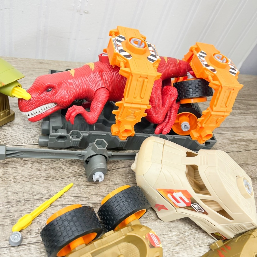 Matchbox Mega Rig Jurassic Copter Play Set Building System Mattel 2010 NICE - Picture 4 of 6